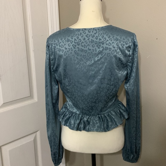 House of Harlow 1960 Blue Animal Print Cropped Blouse Size S - Picture 4 of 6